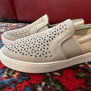 Vionic Slip-on Gray Suede Sneakers